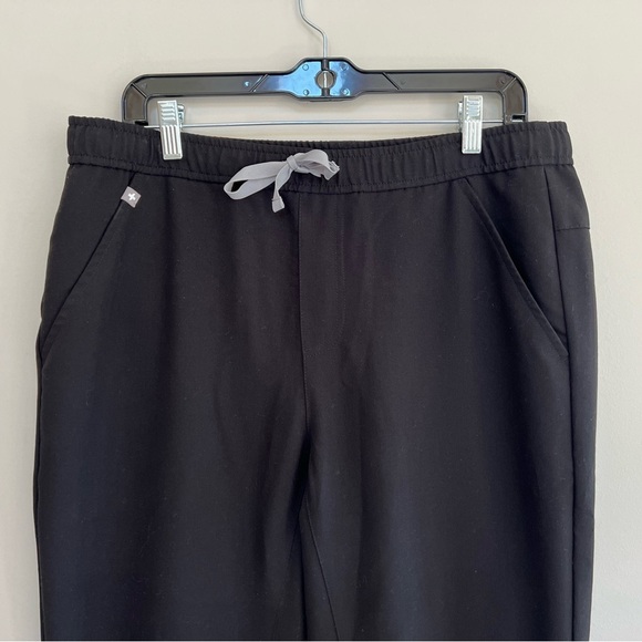 FIGS Tansen 5 Pocket Jogger Scrub Pants in Black, size L - Picture 10 of 10